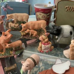 Collectible Pig Figurines / Statues / Cookie Jar