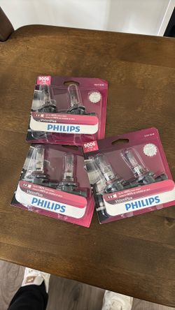 Philips 9006 Headlight Bulbs-2 In Pack—-NEW