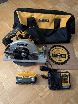 DEWALT FLEXVOLT Advantage 20V  7 1/4in Circular Saw Kit