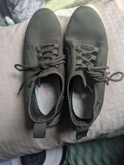 9.5 Ecko Unltd. men's olive green knit slip-on sneakers