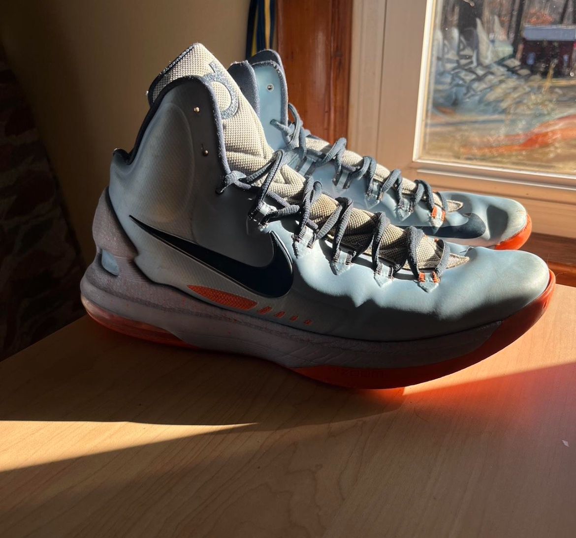 Kd 5 Ice Blue 2012 Squadron Orange Size 11 small paint chipping, small tears, small leather scuffs. Replacement box.