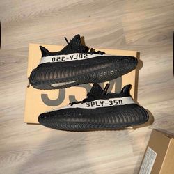 Adidas Yeezy 350 Oreo size 8 Men's