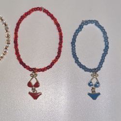 Bracelets/ Pulseras 