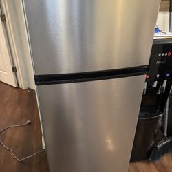Mini/Medium fridge