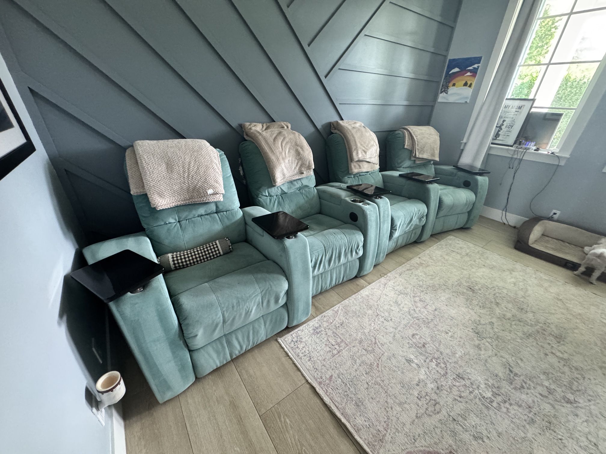 Recliner chairs