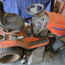 RIDE ALONG LAWN MOWER Husqvarna YTH1542XP 