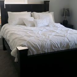 Bed ... MATTRESS NOT INCLUDED!