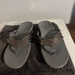 Marc Fisher &Vionic -Metallic Silver Sandal Size 8