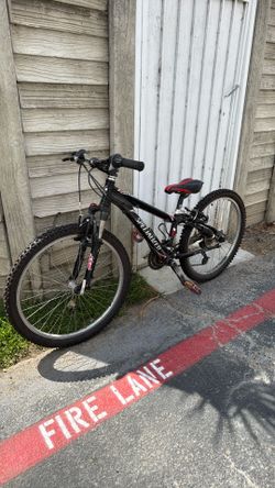 Specialized Hotrock 24” Dual-Suspension   Kids  Mountain Bike