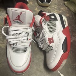 fire red 4s (replicas)