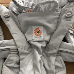 Ergobaby Carrier