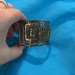 Vintage 1950s Clamp Snap Close Wide Bangle Cuff Bracelet