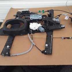 Auto Parts 2014 Ford Expedition Right Front Door Regulator And Motor With Powered Door Lock OEM. 