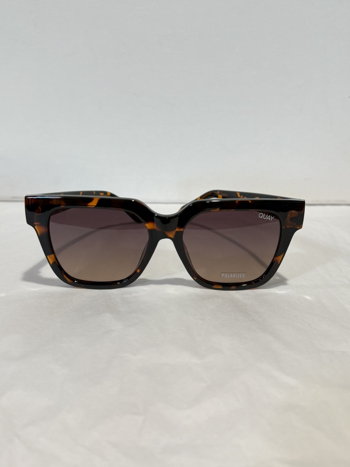 Quay Australia Sunglasses PSA display picture 1