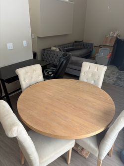 Round DiningTable Set with 4 Chairs