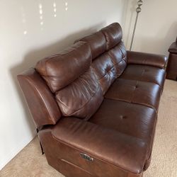 Jerome’s Easton Leather Recliners (2)