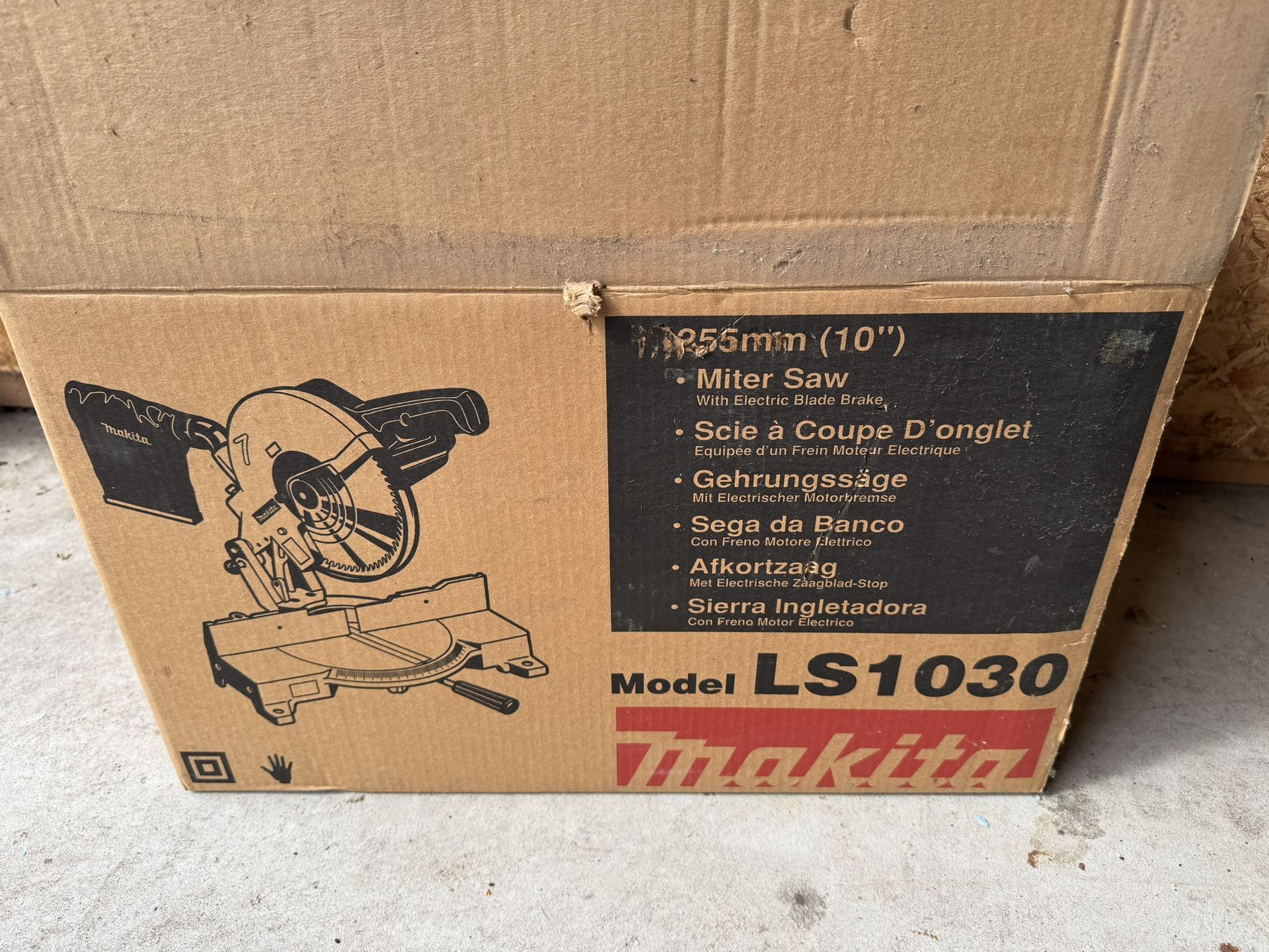 Mikita 10” mitre saw (Brand new)