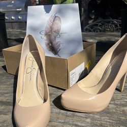 Women’s size 7 High Heel Shoes