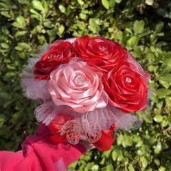 Clear glass flower pot