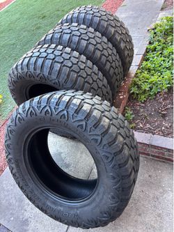 37x13.50/17 tires set of (4) 70% tires