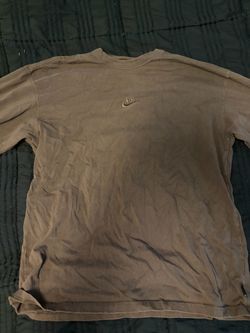 brown nike long sleeve shirt size medium