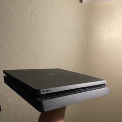 PS4 Slim 1 TB