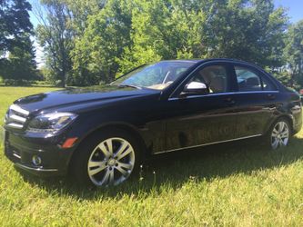 Mercedes C300 4Matic. 2008 49000miles. Salvage title.