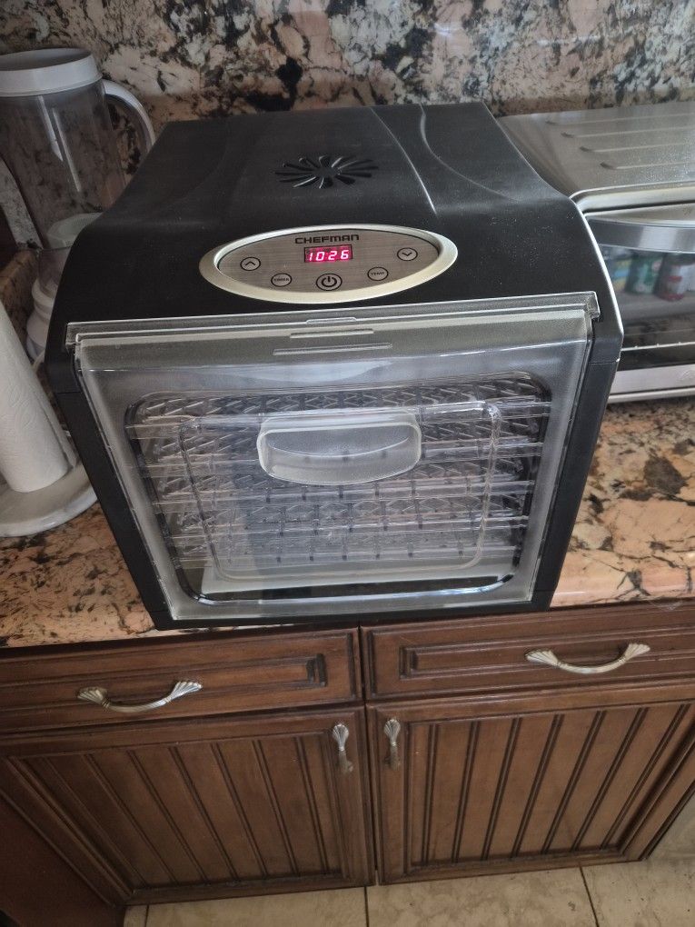 Chefman 6 trays food dehydrator.