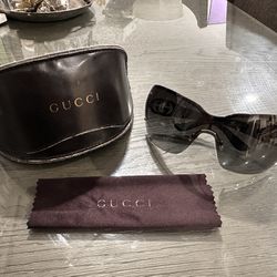 Sunglasses - GUCCI