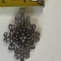 12g Vintage Style Silver Tone Filigree Faux Marcasite Rhinestone Cross Brooch Pin