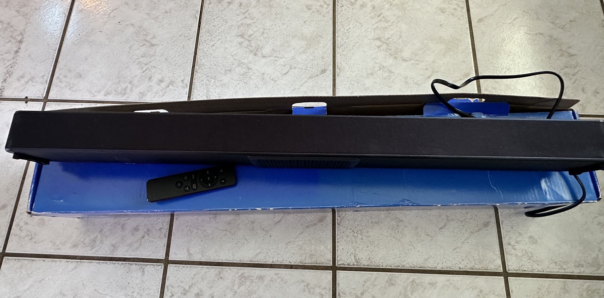 36 in Bluetooth or HDMI Soundbar Speaker - Like New
