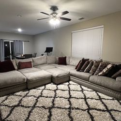 4-Piece Right Arm Chaise Sectional With 2 Ottomans