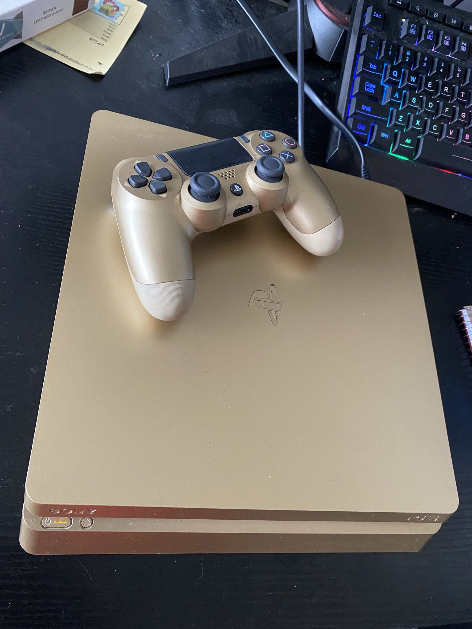 Gold PS4 1TB Limited Edition 