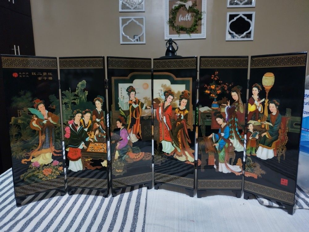 Twelve Beauties of Jinling 9'' Table Screen