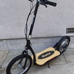 Razor EcoSmart Sup Lithium Upgraded. Lightly Used. Charger Included 