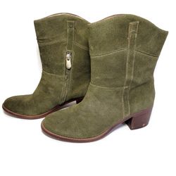 Adrienne Vittadini Fonzie Bootie Green Suede Sz 8, 