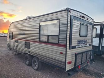 2019 Patriot 20 ft rear slide bunkhouse sleeps 8