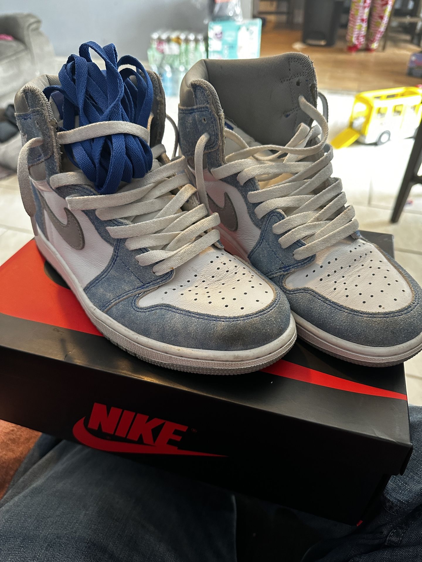Jordan 1 Hyper Royal Size 10