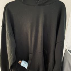 Men’s Black Hoodie With Front Pockets Size L Brand New 