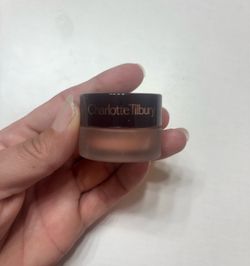 Charlotte Tilbury eyes to memorize  in ￼rose gold