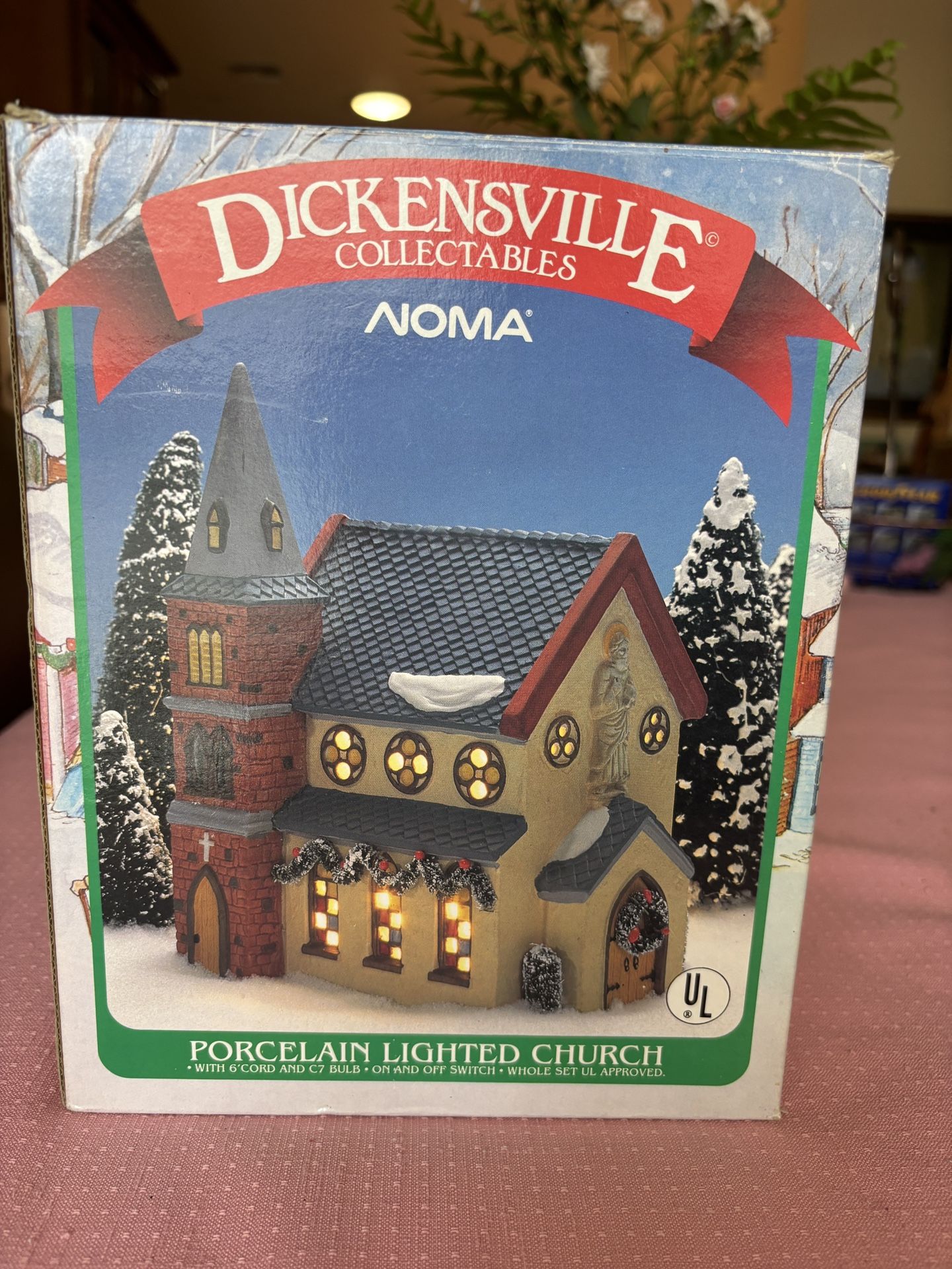 Dickensville Collectibles – Porcelain Lighted Church