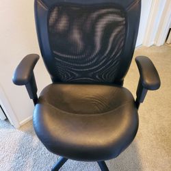 Global Airflow Mesh Back Leather Manager Office Chair Black 9339BK for Sale in Irvine CA OfferUp