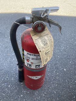 Amerex B500 Fire Extinguisher 5 Lb With Hose And Wall Hanger