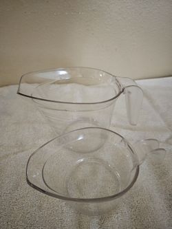 Tupperware Measuring Cups