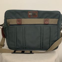 LIRA by Ascot Canvas Carry On Bag Luggage 20" Green Adjustable Shoulder Strap