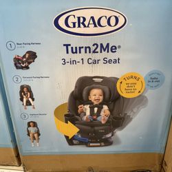 Graco 3 In 1 Swirvel Car seat 