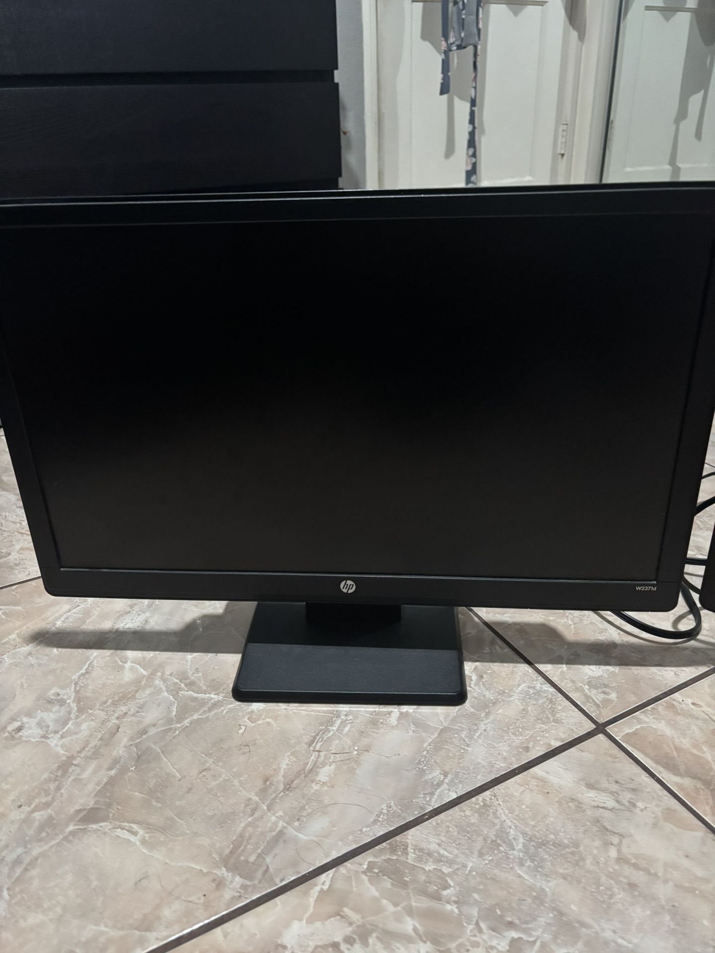 HP W2371d Monitors 