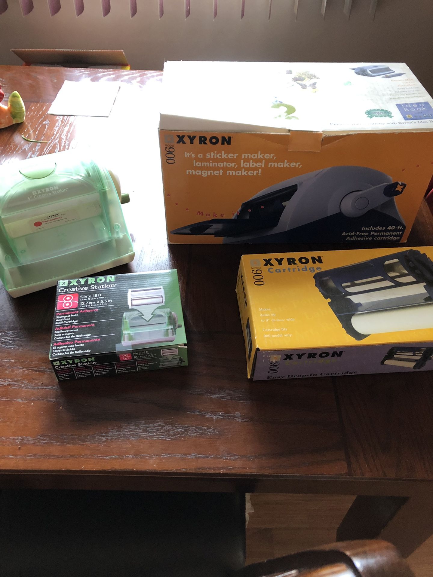 Xyron sticker maker and laminator like new