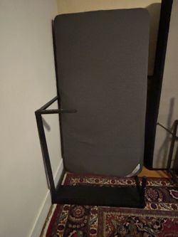 Twin bed from bed, Bath and beyond with metal base barely used