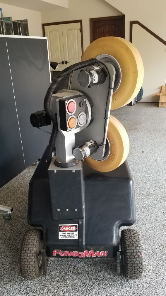 FungoMan 250 Baseball Pitching Machine for Sale in Choctaw, OK OfferUp